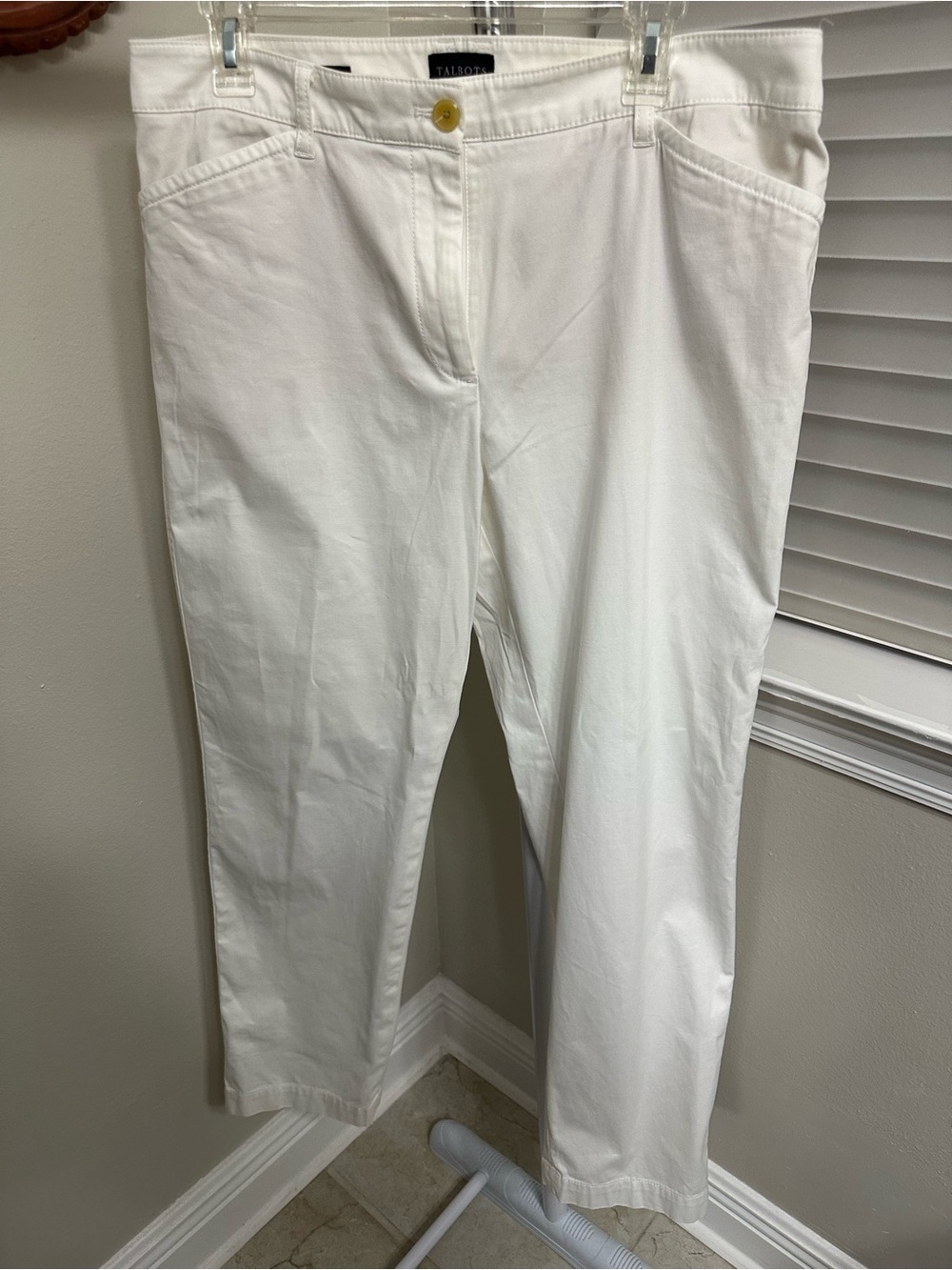 Classic White “The Perfect Chino”, Talbots, 12